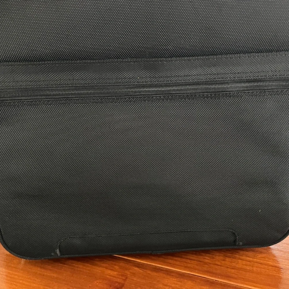 EUC DELL Laptop bag with shoulder strap